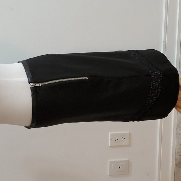 Black Skirt with Stretch by Jules & Leopold - Picture 4 of 8